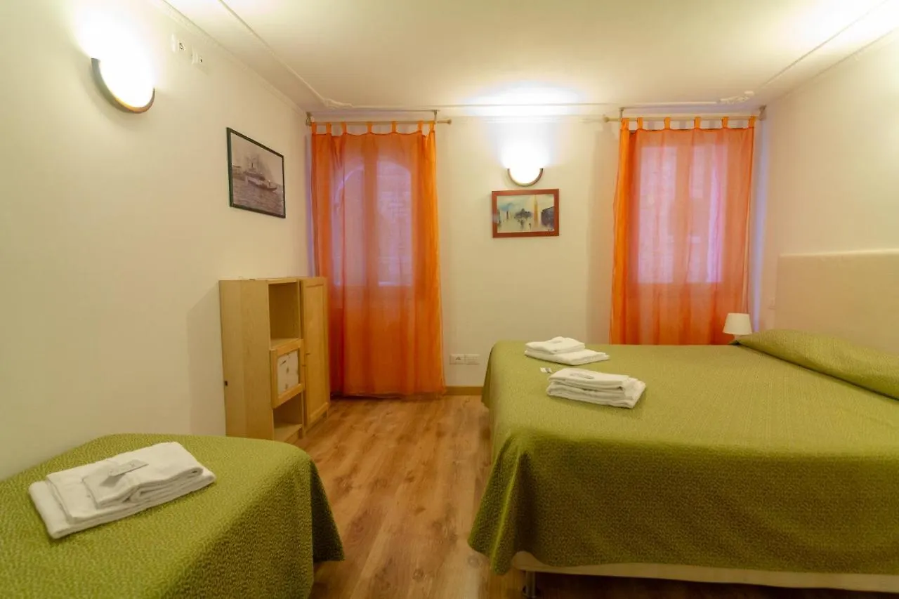 Veneziacentopercento Rooms 0*, Venetië Italië