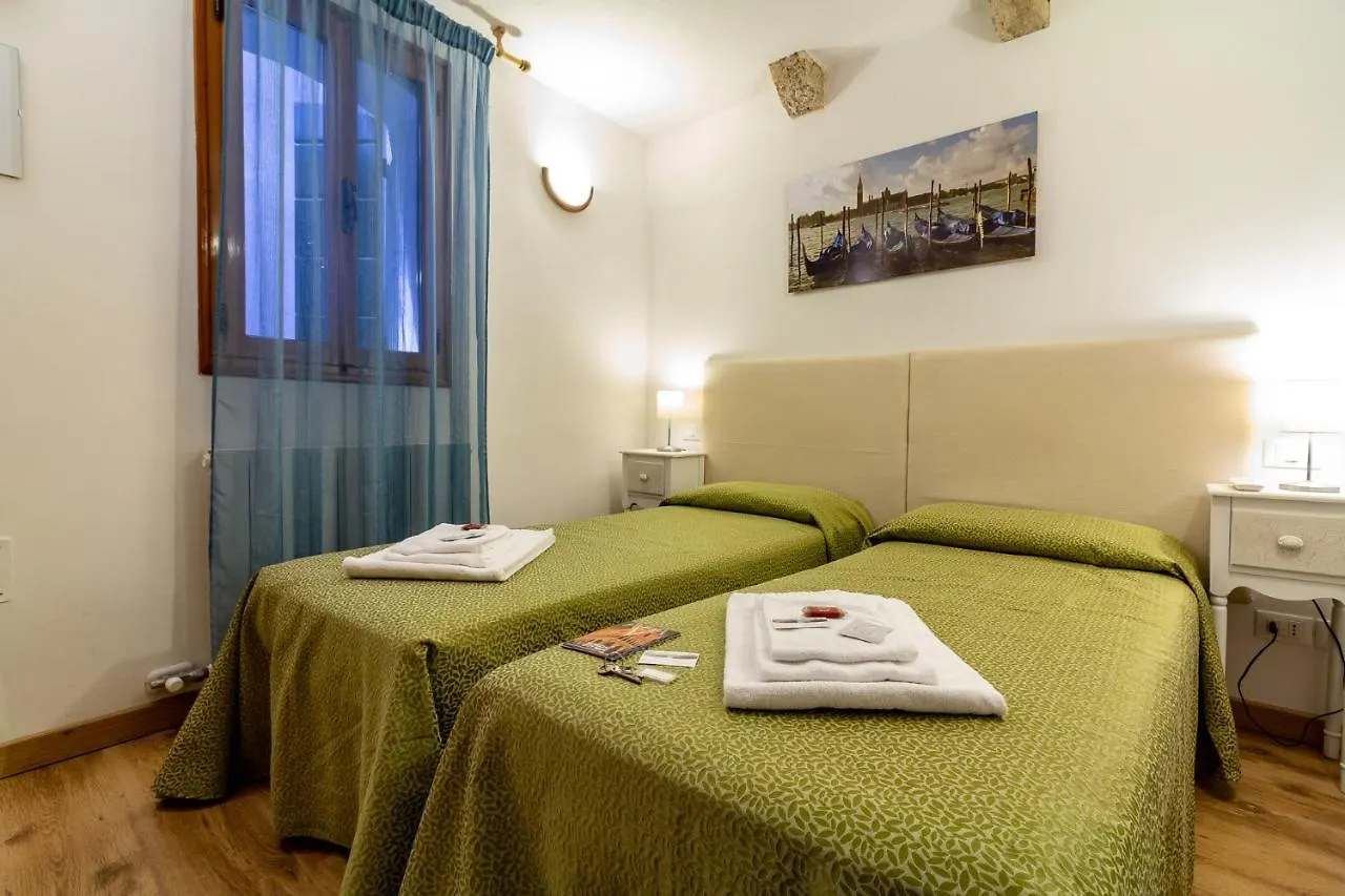 Veneziacentopercento Rooms 0*, Venice